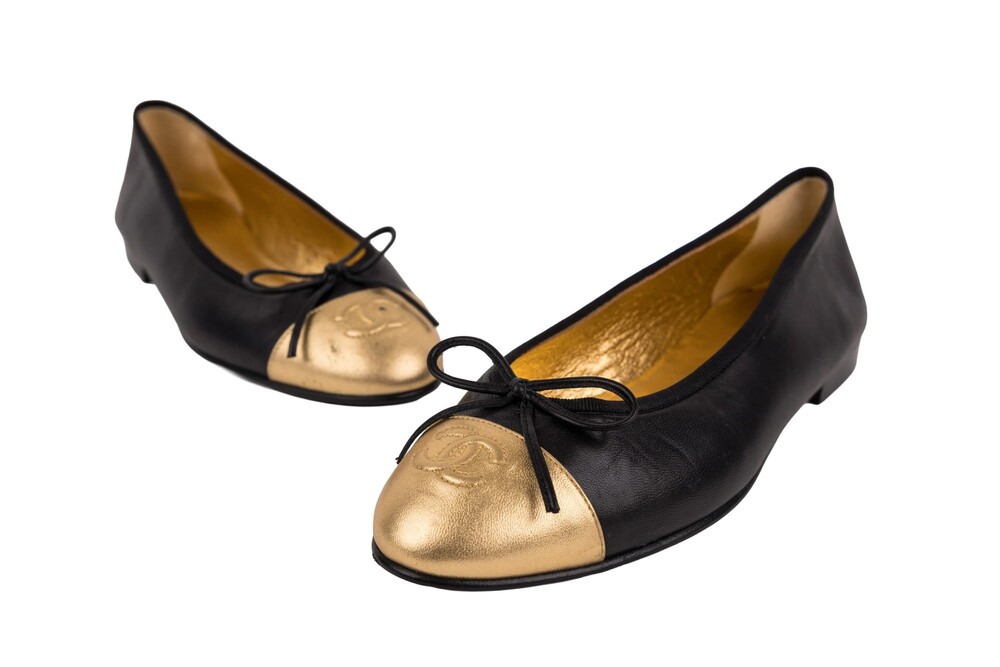 Chanel Black Gold Cap Toe Ballet Flats Lambskin Size 38